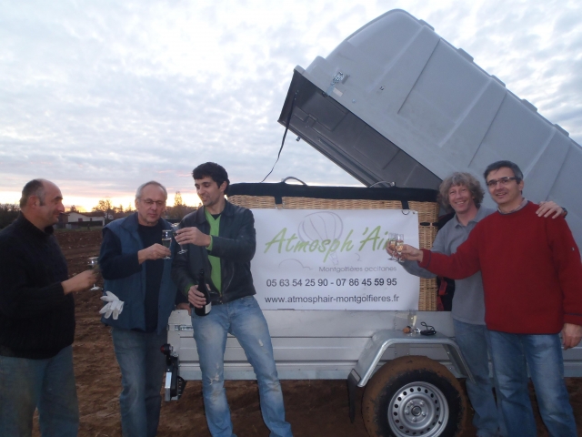  气球驾驶员敬酒 Atmosph'Air Montgolfières Occitanes 