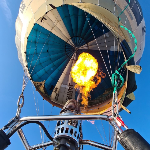 Hot air balloon in flight 