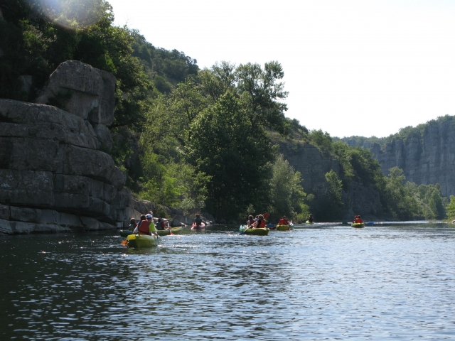 Canoas em plena navegação