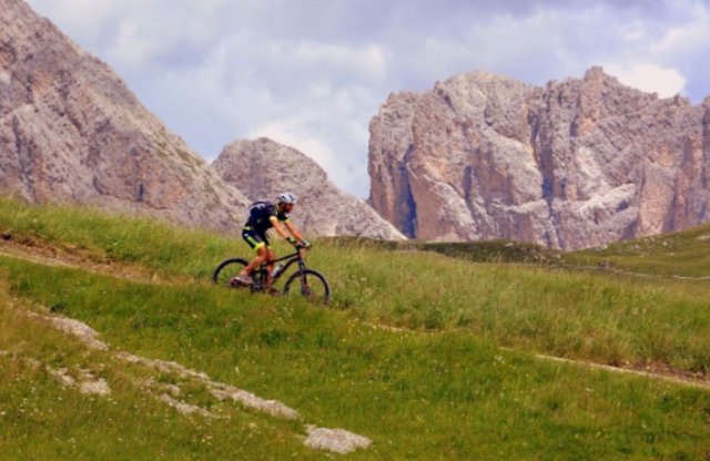 Desfrute de uma excursão de mountain bike com um guia profissional