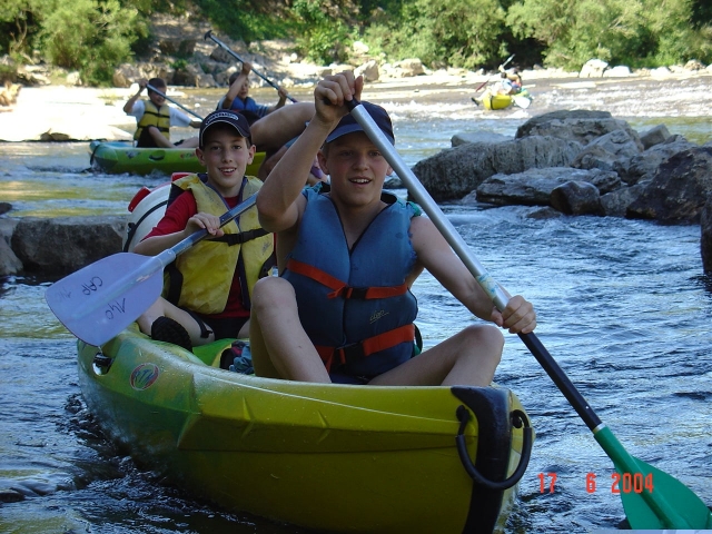  Passeio de canoa 