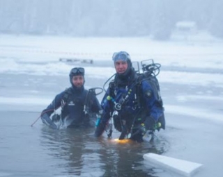 No caminho para mergulhar no gelo 
