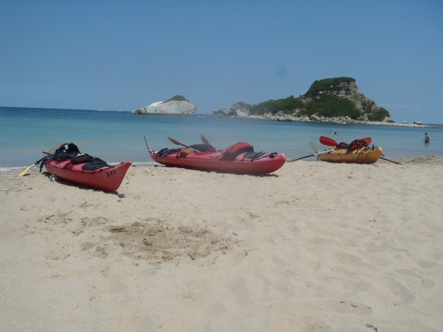  I kayak ti aspettano in riva al mare