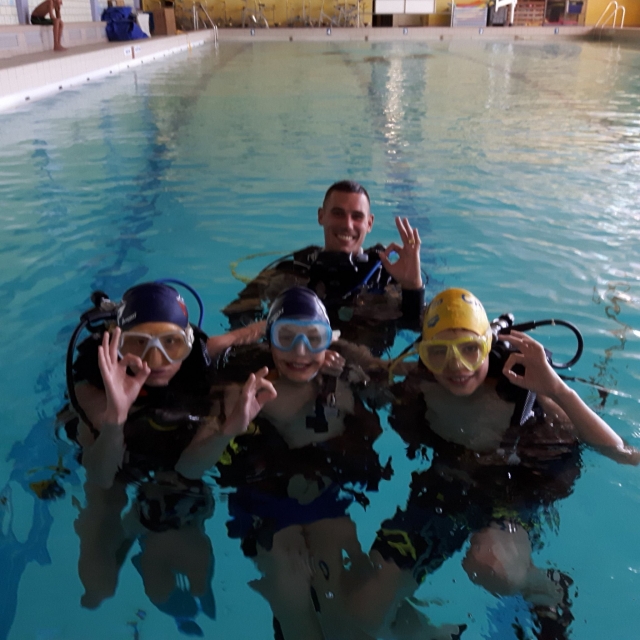  Diving training 