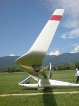  地面上的滑翔机 