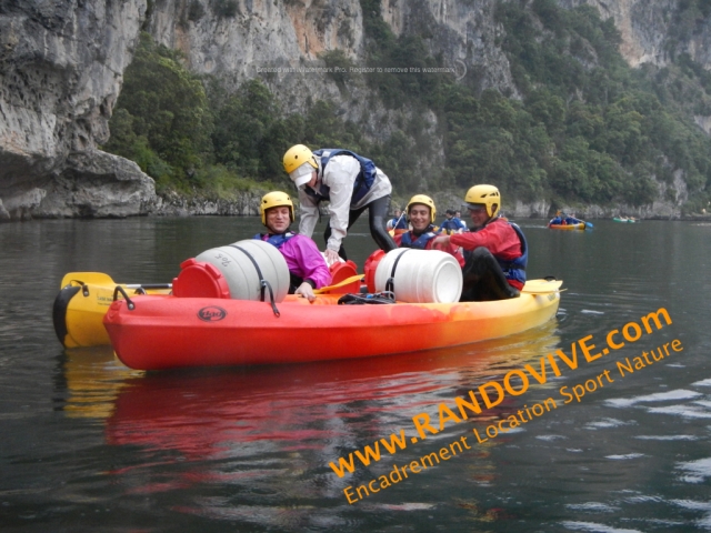  与兰多夫夫一起划独木舟