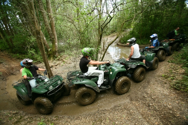 Quad in Villeneuve la Guyard 
