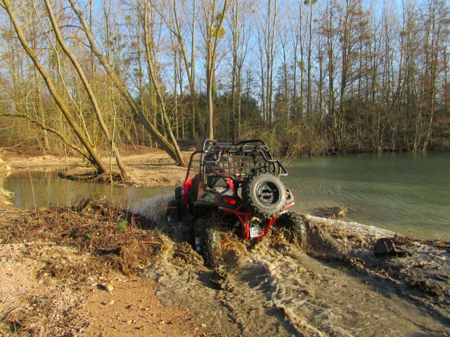  Buggy / SSV in the mud