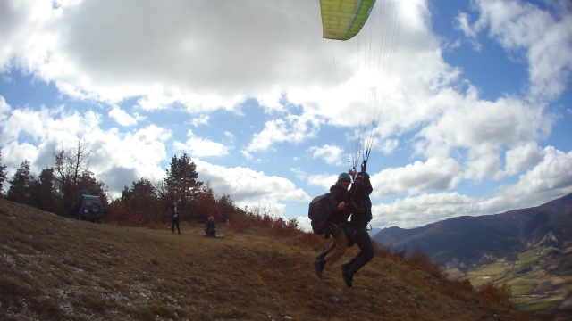  Landing of the paraglider 