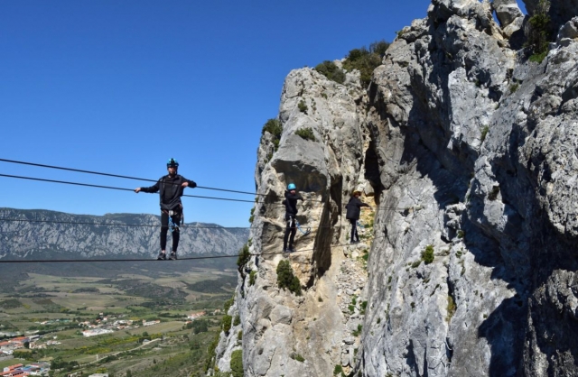  Enjoy the most beautiful landscapes in the region during your via ferrata session 