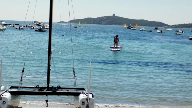 Session de Stand Up Paddle dans la Baie de Pinarello