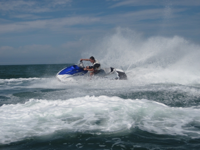  Steuern Sie Ihren Jetski auf See 