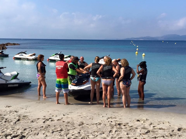  Información del instructor antes de salir de excursión a Córcega