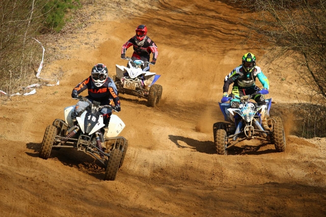  Quad in off-road 