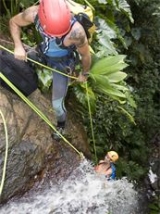  Haga senderismo Barranquismo en Herault 