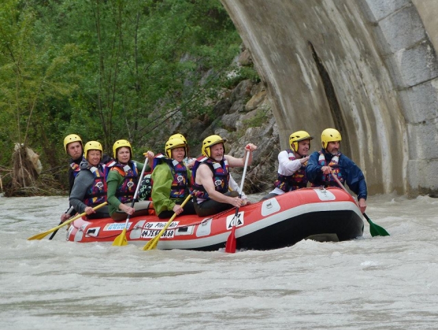  Rafting: a sport suitable for everyone 