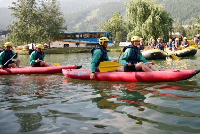  Descubra Cano Rafting com a família ou amigos