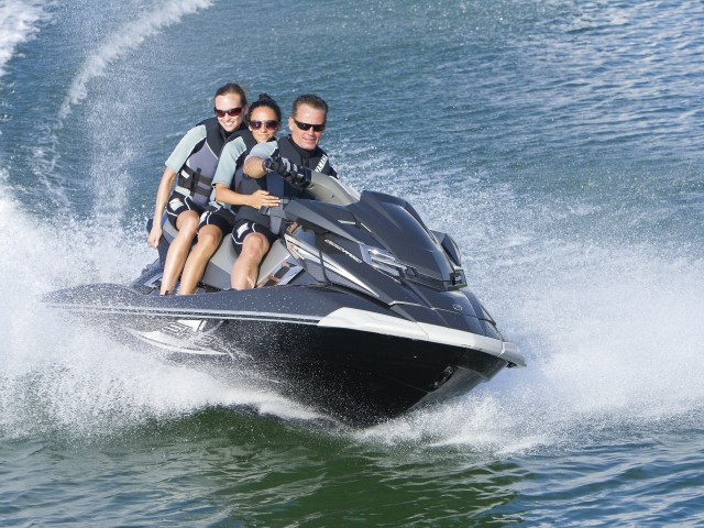  Verleih mit Bootsführerschein 