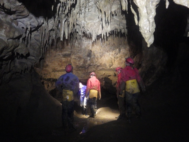 Partez a la découverte du monde souterrain des Pyrenees Atlantiques