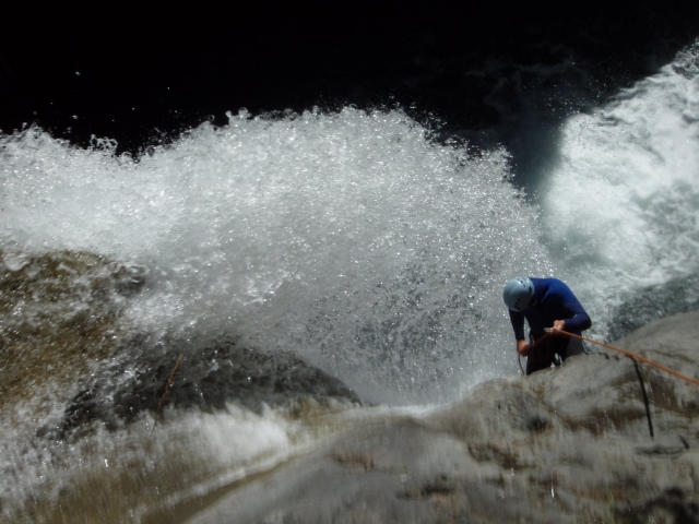  Abseiling 