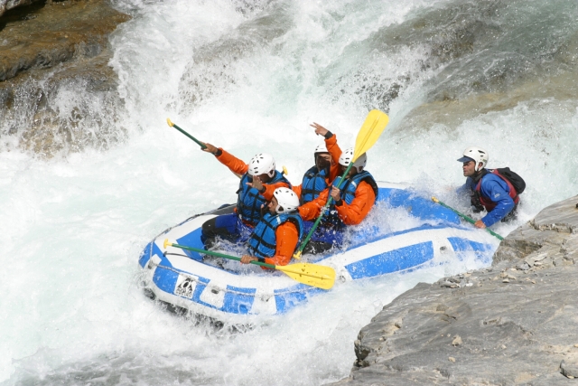  Rafting with friends 