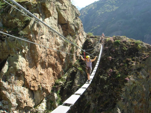  Attraversamento del ponte 