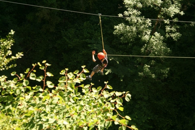  Zip line 