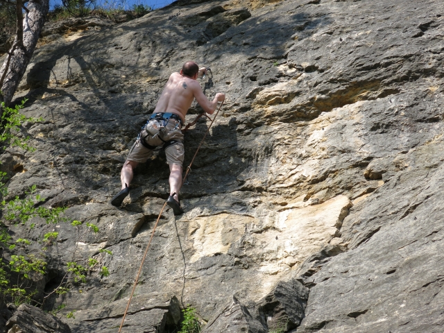  Analyze the route to climb easily 