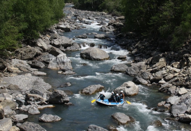  Impara a fare slalom durante il rafting 