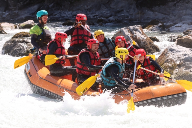  Rafting en grupo de 6 a 8 personas 