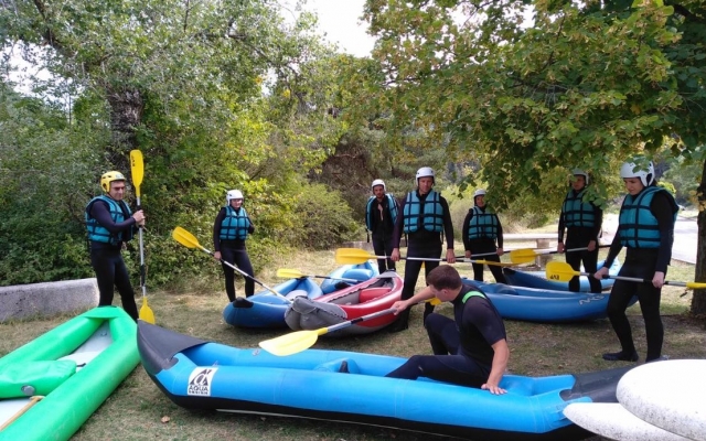  Briefing del tuo viaggio in kayak con il tuo istruttore 