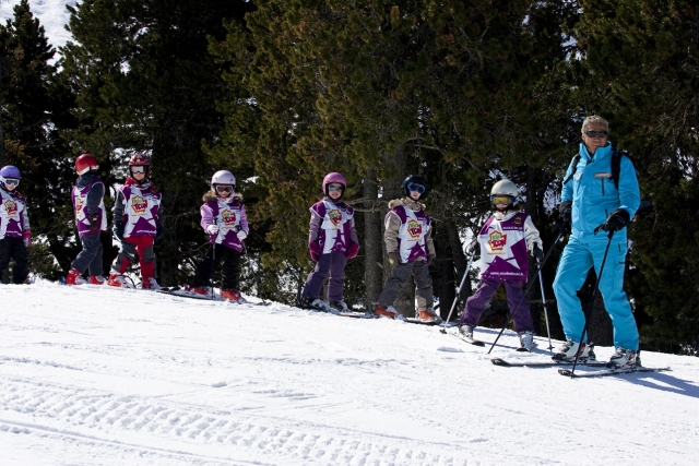  Child skiing 