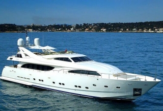  Luxury boat rental in the Mediterranean 