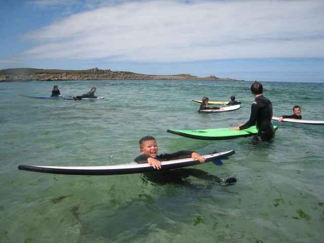  Erste Surffahrten mit der Schule 