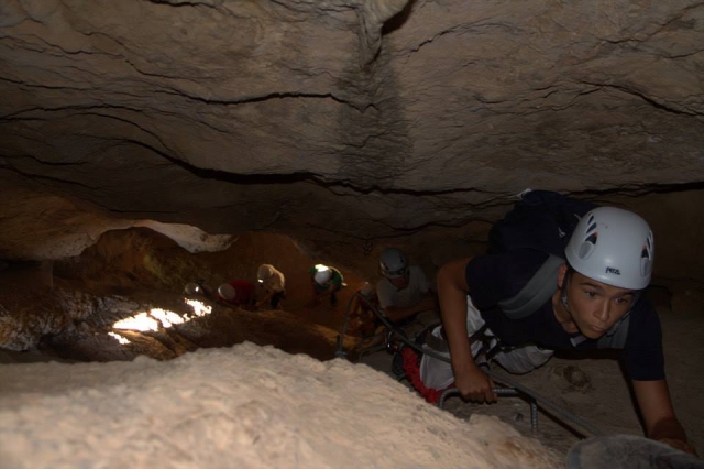  Discovery of the caves 