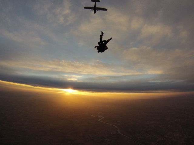 Salto al anochecer 