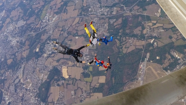  Our instructors have fun in the Breton skies 