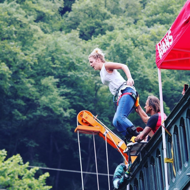  Bungee jumping near Saint-Etienne 
