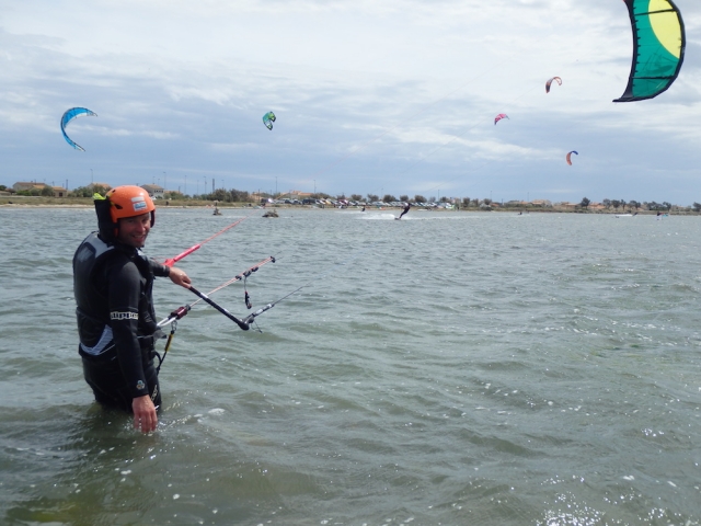  Kitesurfing 