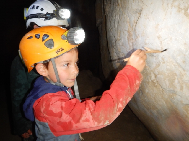 适合儿童的洞穴探险