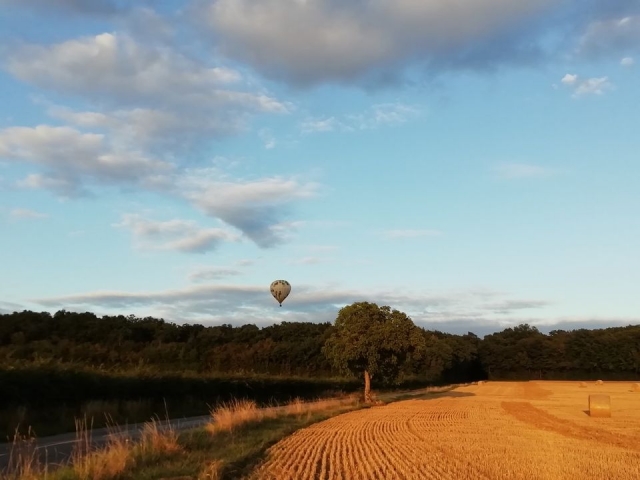  paesaggio della mongolfiera dell'yonne 
