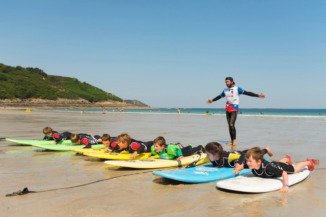  Our instructors will teach you all the steps to surfing