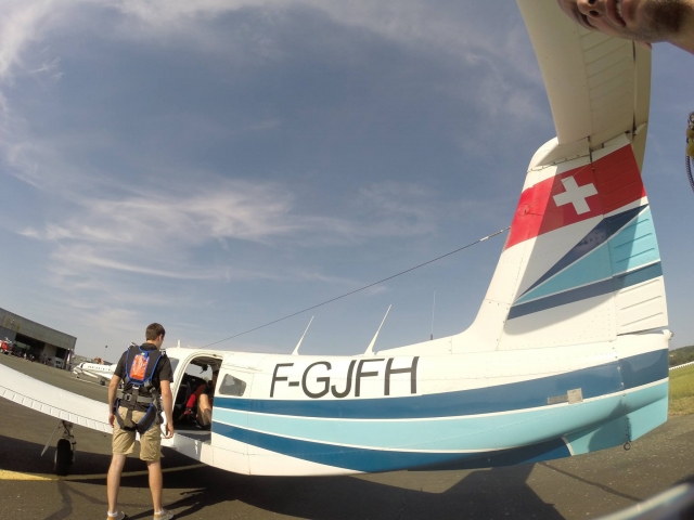 Avion du saut en parachute