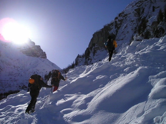  萨瓦雪鞋健行