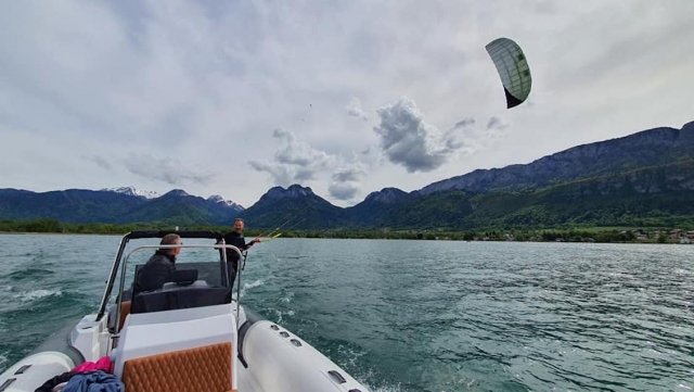  Kitesurf no Lago Annecy 