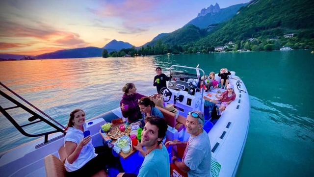  Passeio de barco no Lago Annecy 