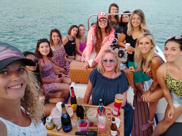  Gita in barca per un aperitivo 
