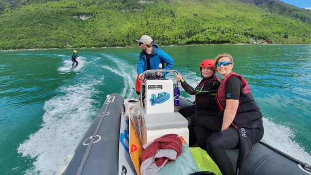  Noleggio barche per wakeboard 