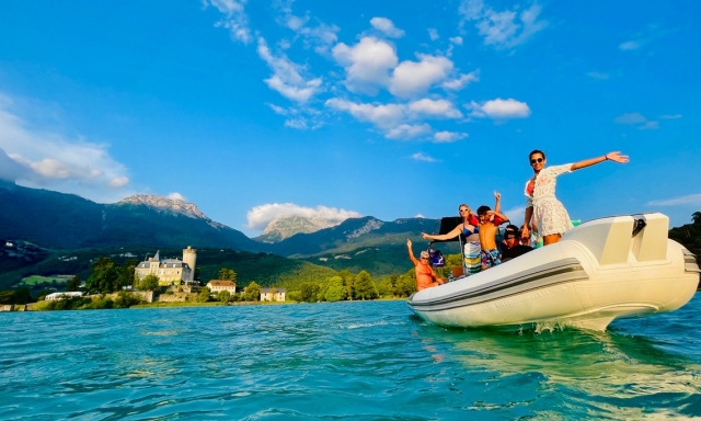  Ricordi sul lago di Annecy a bordo di una barca
