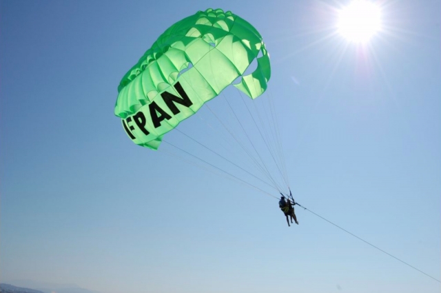  Parasailing a Cannes 